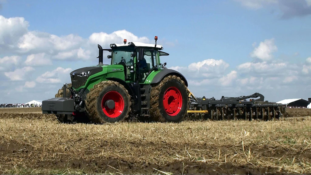 19 maskiner slåss om Tractor of the Year 2016