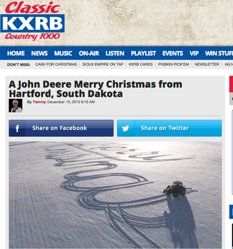 Här skriver John Deeren ”God Jul!”