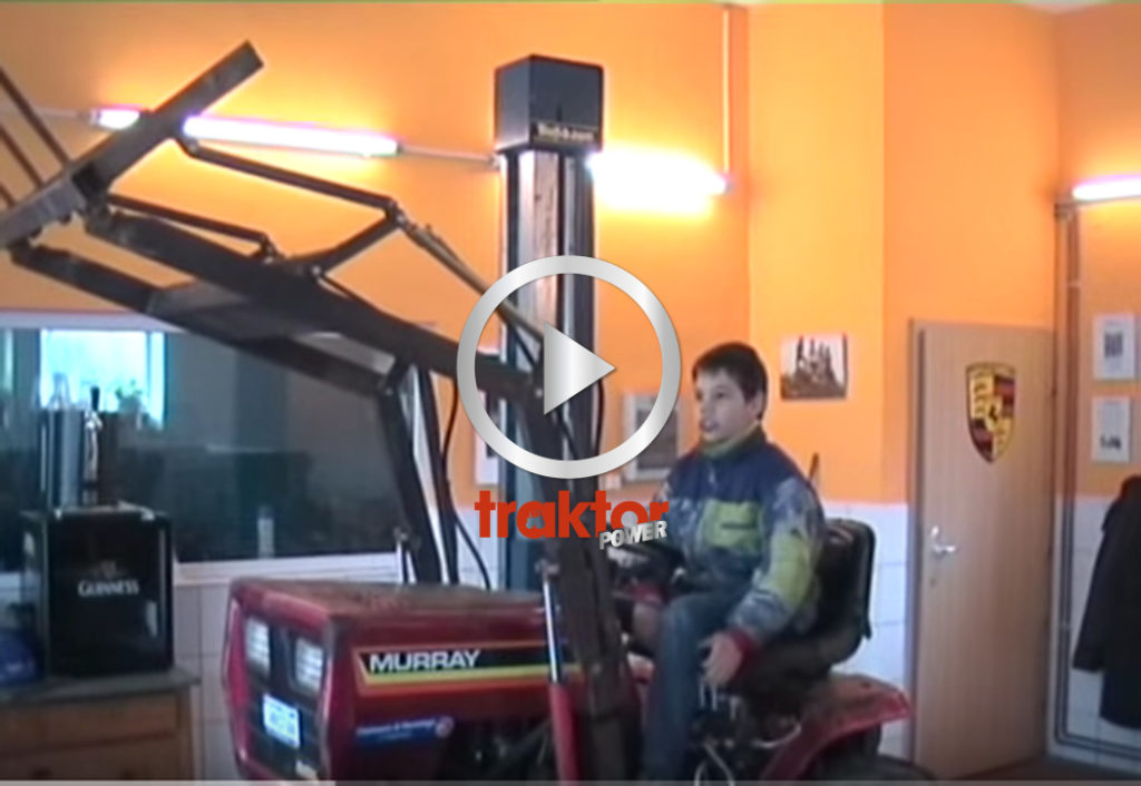 Hembyggd frontlastare på gräsklipparen!