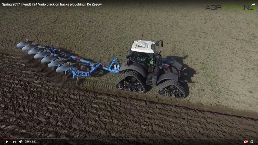 Svart Fendt på band