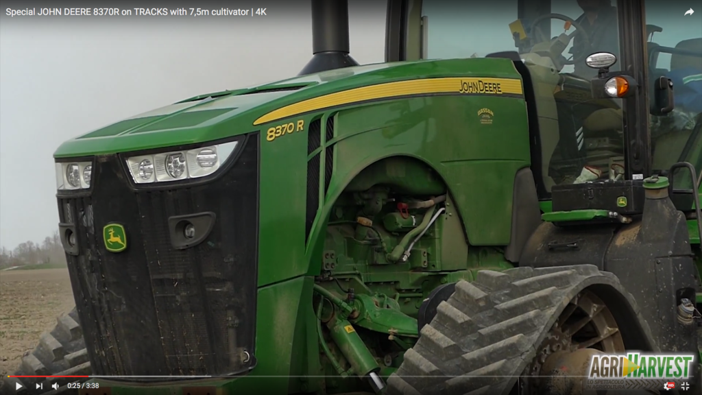 John Deere 8370R med band